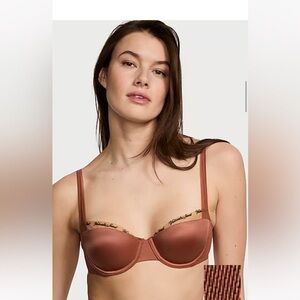 Victoria’s Secret Smooth Logo Embroidery Lightly Lined Balconette Bra Size 34C